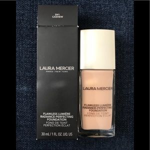 Laura Mercier Flawless Lumière Radiance Foundation